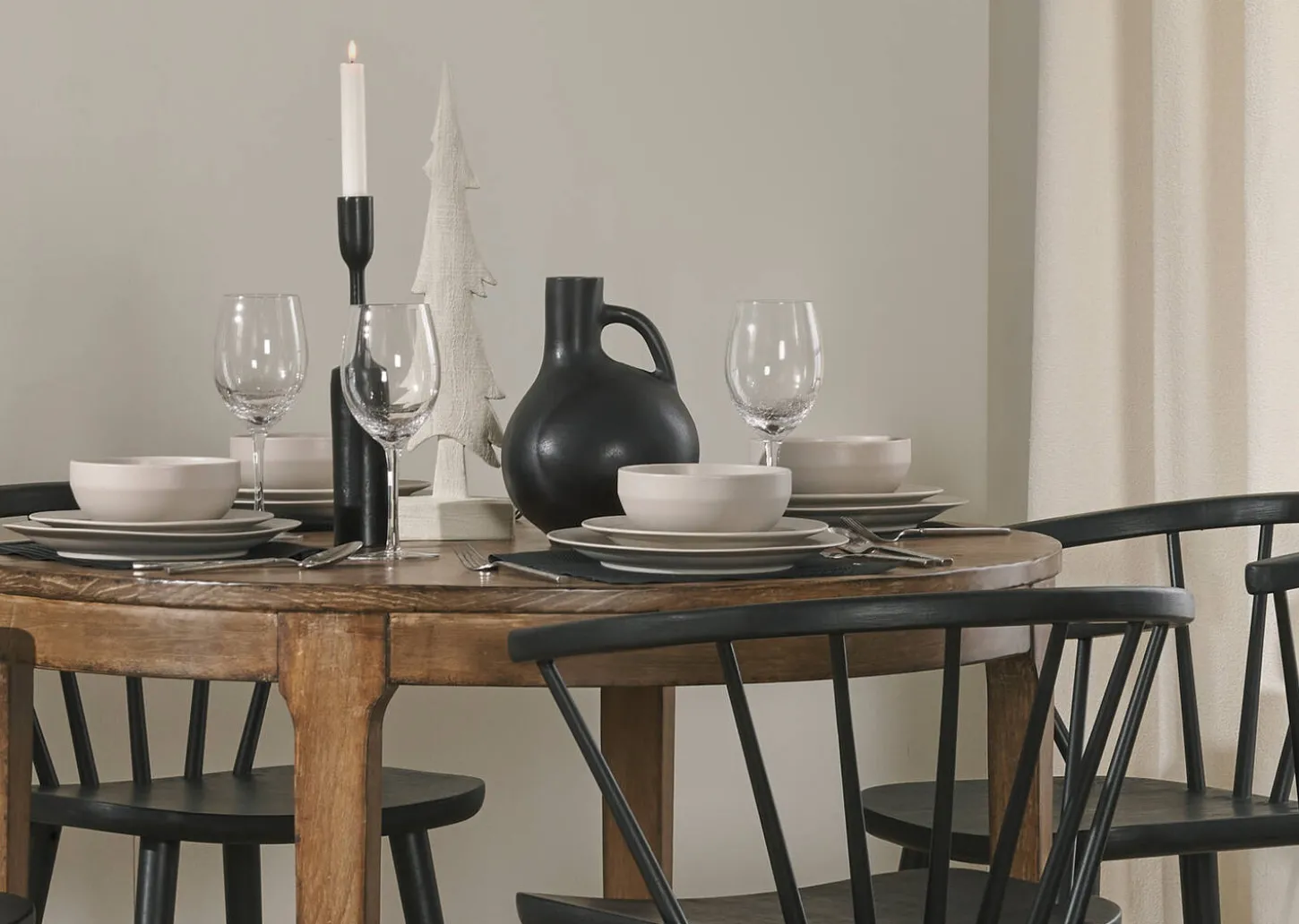 Dundas Reclaimed Wood Round Dining Table (42")