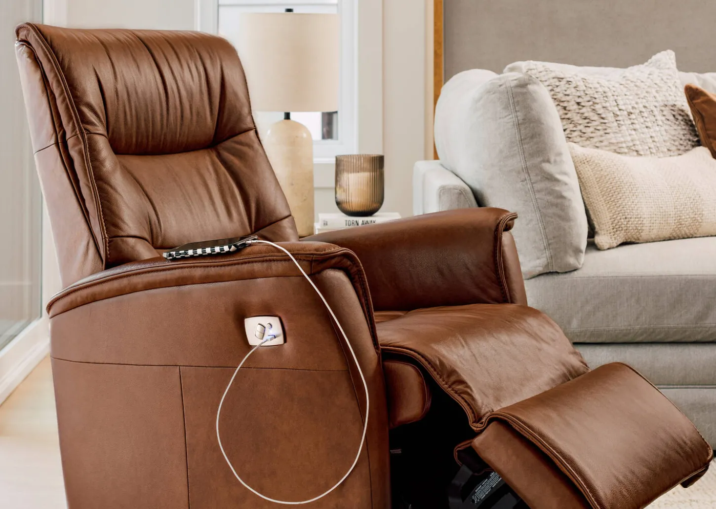 Paramount Power Recliner